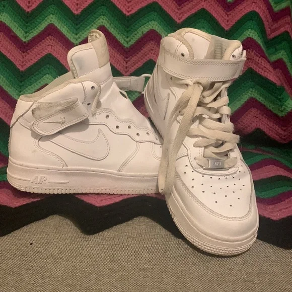 AF1 - Picture 3 of 3